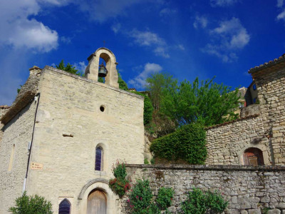 Chapelle vue d'en bas à Chantemerle