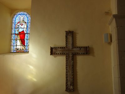 Croix dans l'Eglise de Chantemerle Lès Grignan