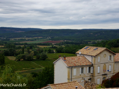 vue sur la mairie de chantemerle-les-grignan