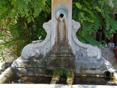 fontaine haut village chantemerle les grignan