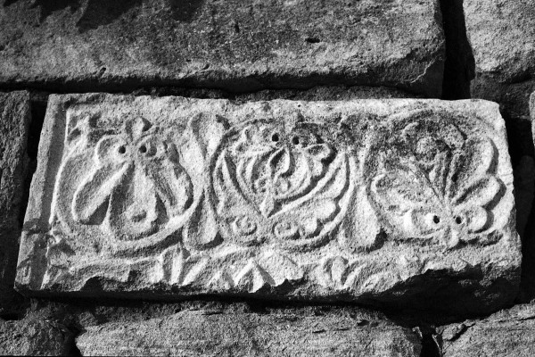 pierre de réemploi-du cimetière de chantemerle-les-grignan référence 21Fi1813