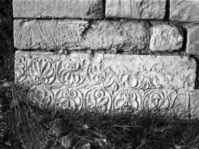 pierre de réemploi-du cimetière de chantemerle-les-grignan référence 21Fi1814