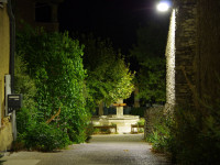 Fontaine de la place barbier devant me restaurant la source de Chantemerle les grignan