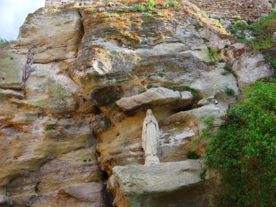statue de la vierge à chantemerle-les-grignan