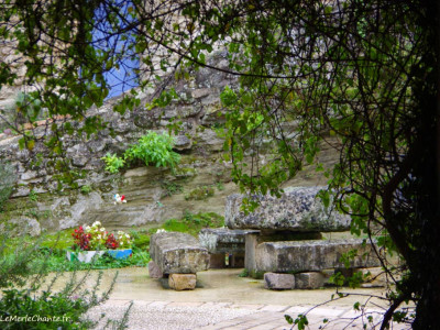 Coin des enfants sous la pluie à Chantemerle Les Grignan