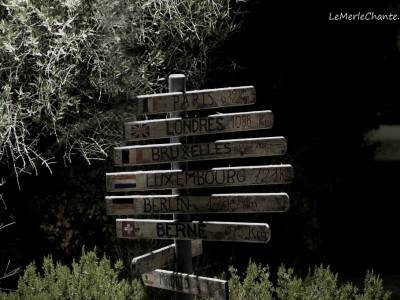 Panneau faits par les enfants de Chantemerle en Noir et Blanc