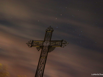 Calvaire et étoiles à Chantemerle Les Grignan