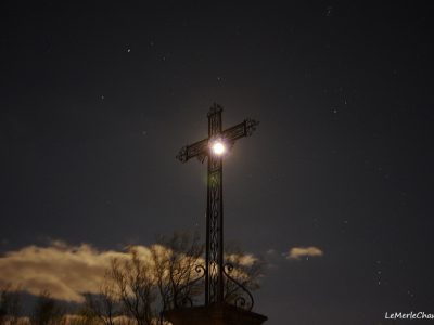 Calvaire et pleine Lune à Chantemerle Les Grignan
