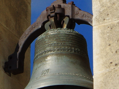 Détail de la cloche de la Chapelle de Chantemerle Les Grignan